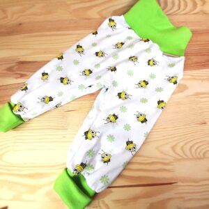 Baby-Hose 62/68 mit Bienendruck weiss/hellgrün