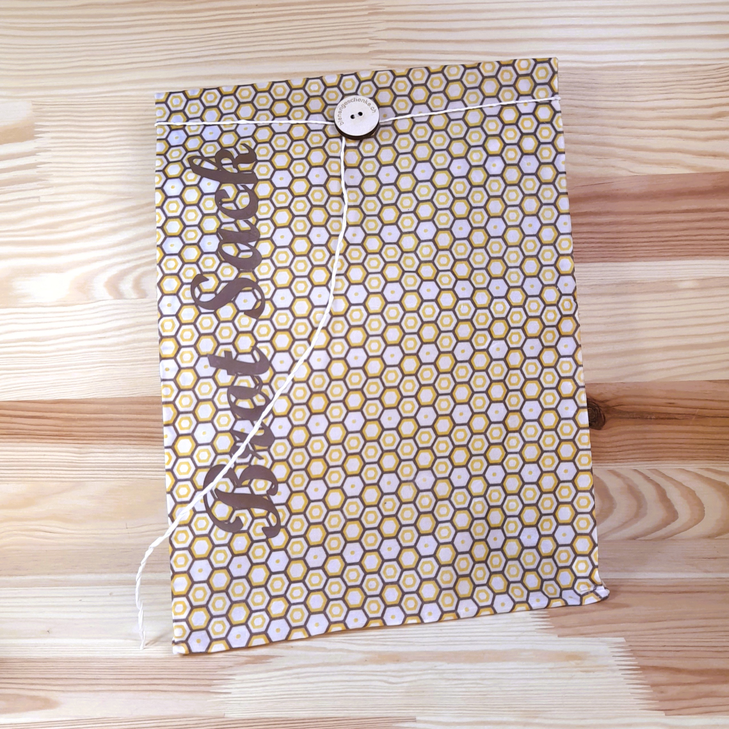 Brotsack aus Bienenwachstuch "Bienenwabe" mit Aufschrift Brotsack