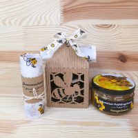 Geschenk-Karton braun mit Bienenwachstuch Galerie