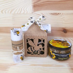 Geschenk-Karton braun mit Bienenwachstuch Galerie